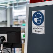 Aufkleber &#171;Mundschutz tragen&#187;