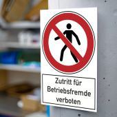 Verbotsschild &#171;Zutritt f&#252;r Betriebsfremde verboten&#187;