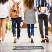 Fussbodenaufkleber Kreide &lt;br /&gt;&#171;Abstand halten&#187;